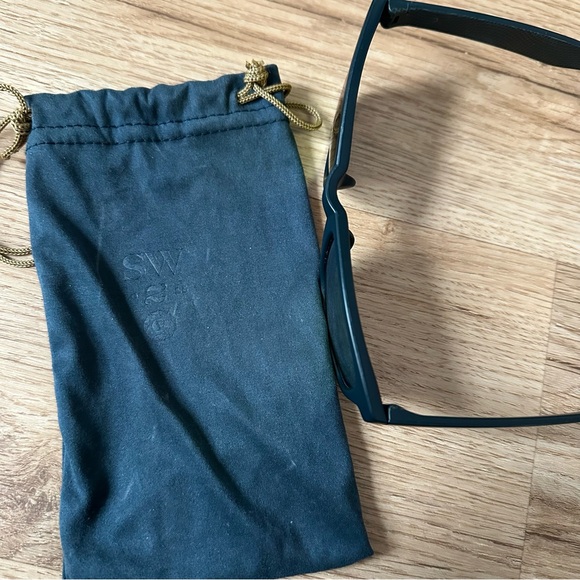 Lululemon Seawheeze Finisher Sunglasses - Picture 3 of 7